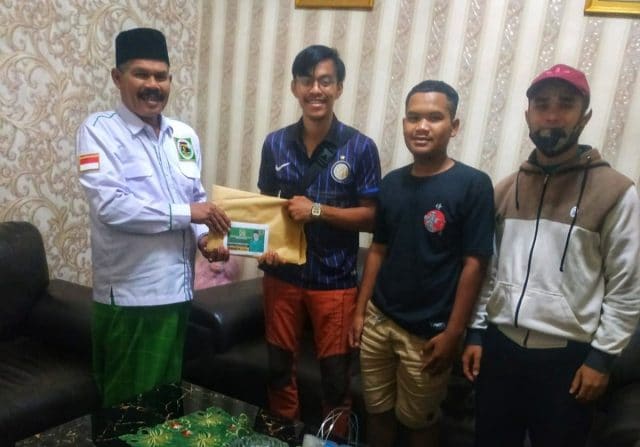 Anggota DPRD Kota Payakumbuh Edward DF Apresiasi Perisai FC Ikuti Turnamen PS Bintang Selatan