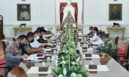 Manfaatkan Stok Vaksin, Presiden Minta Vaksinasi Penguat Digencarkan