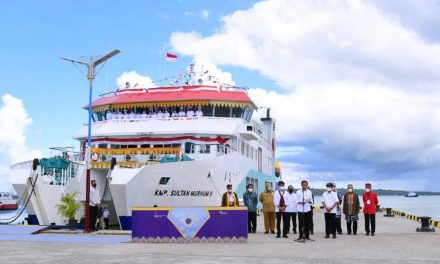 Presiden Jokowi Resmikan Tiga Pelabuhan Penyeberangan dan Satu KMP di Wakatobi