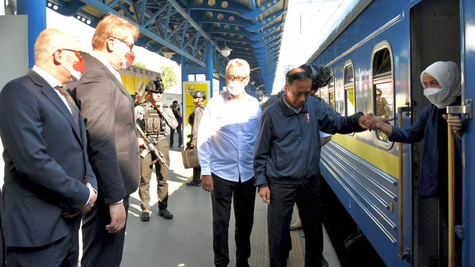 Presiden Jokowi dan Ibu Iriana Tiba di Kyiv