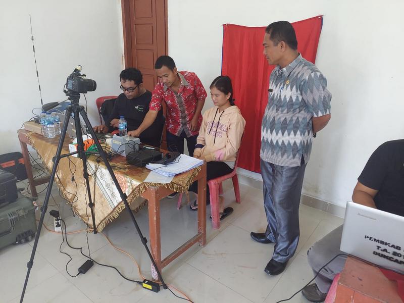 Tim GISA Dukcapil Cetak 1619 Dokumen Kependudukan Selama 2 Hari Jemput Bola di Wilayah 3T Nias Selatan dan Nias Utara