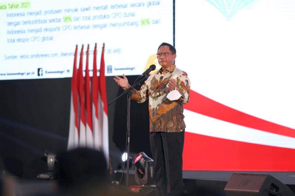 Mendagri Minta Para Kepala Daerah dan Kepala Desa Bekerja Sama Manfaatkan Industri Kelapa Sawit untuk Rakyat