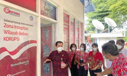Tinjau Samsat Manado, Dirjen Bina Keuda Apresiasi Inovasi Samsat di Sulawesi Utara