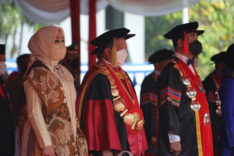 Mendagri Mewisuda 2.067 Mahasiswa IPDN