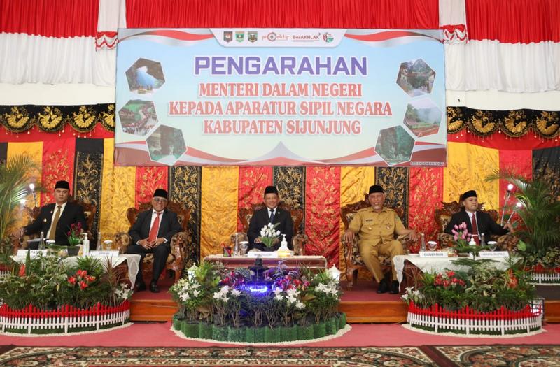 Informasi Kian Terbuka, Mendagri Minta ASN Ubah Budaya Kerja Lebih Profesional