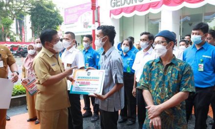 UPZ Kemendagri Salurkan Zakat kepada 300 Mustahik di Lingkup Kemendagri