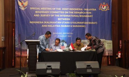 Sekjen Kemendagri Tutup Acara Persidangan Spesial JIM Tahun 2022 di Bandung