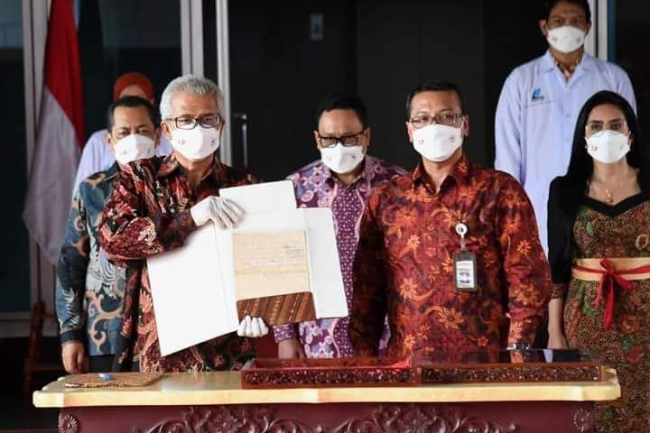 Sekretariat Presiden Kembalikan Teks Proklamasi Tulisan Tangan Bung Karno ke ANRI