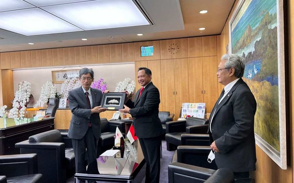 Mendagri Tito Bertemu Mendagri Jepang Perkuat Kerja Sama Bilateral di Bidang Pemerintahan dan Adminduk