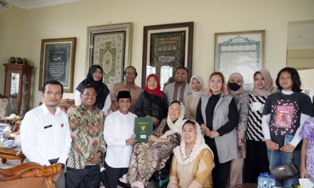 Wakil Menteri ATR/Wakil Kepala BPN Serahkan Sertipikat Yayasan Gus Dur