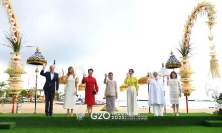 Ibu Iriana Ajak Para Pendamping Pemimpin G20 Melihat Kearifan Lokal Indonesia