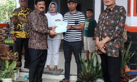 Pastikan Tepat Sasaran, Menteri ATR/Kepala BPN Terjun Langsung Serahkan Sertipikat ke Rumah Warga Kab. Gowa