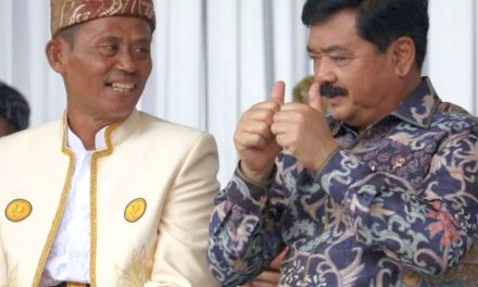 Serahkan Sertipikat Tanah Eks Transmigrasi di Kabupaten Tanah Laut, Menteri ATR/Kepala BPN: Kolaborasi Adalah Kunci