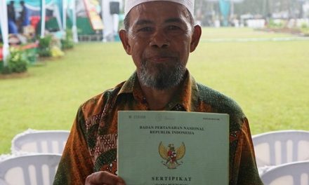 Peroleh Sertipikat, Transmigran Asal Magetan Akui Sangat Terbantu dengan Program KIJANG MAS TALA