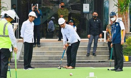 Momen Presiden Nonton Menteri Basuki dan Gubernur Jabar Main Gateball