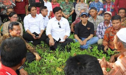 Dialog dengan Masyarakat Desa Curahnongko, Menteri ATR/Kepala BPN Carikan Solusi Penyelesaian Masalah Pertanahan yang Solutif