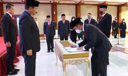 Lantik Pejabat Pimpinan Tinggi Pratama dan Administrator, Menteri ATR/Kepala BPN: Tingkatkan Koneksi dan Sinergi Antar Instansi
