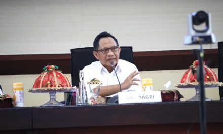 Kendalikan Inflasi, Mendagri Minta Pemda Jaga Harga dan Ketersediaan Barang