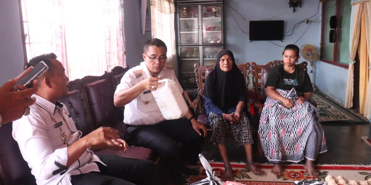Kunjungi Warga Ditimpa Musibah, Wako Rida Himbau Warga Hati-Hati Dan Waspada