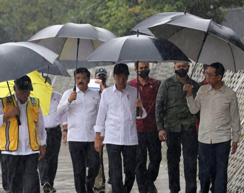 Menteri ATR/Kepala BPN dampingi Presiden melakukan peninjauan titik normalisasi Kali Ciliwung