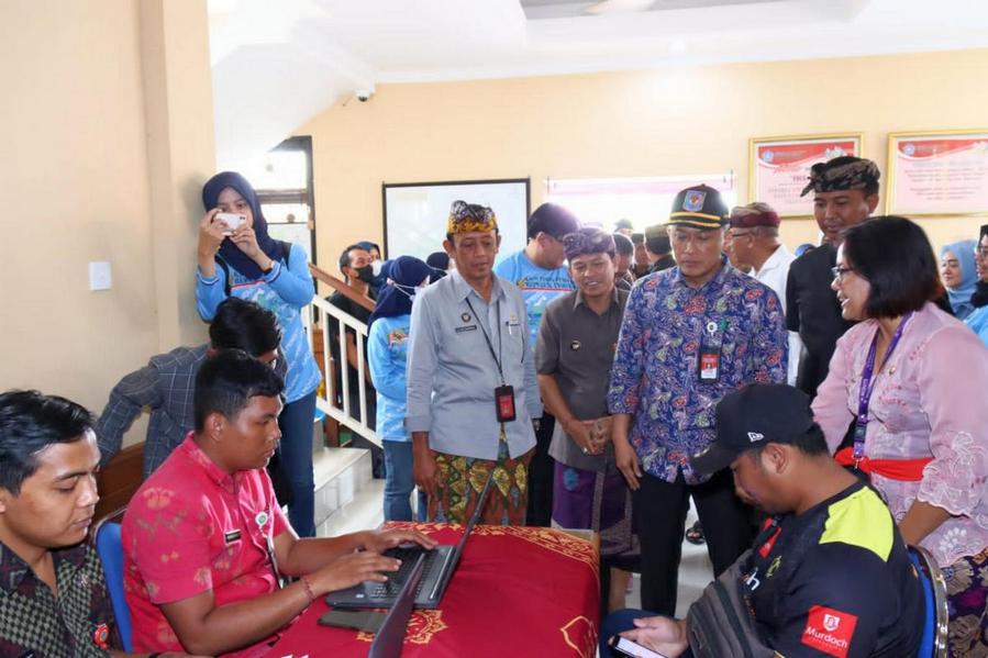 Dirjen Dukcapil Puji Layanan Disdukcapil Kabupaten Badung Sampai ke Tingkat Desa