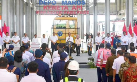 Presiden Jokowi Resmikan Pengoperasian Jalur Kereta Api Lintas Makassar-Parepare