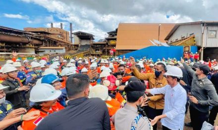 Presiden Jokowi Tinjau Kawasan Tambang dan Smelter di Luwu Timur
