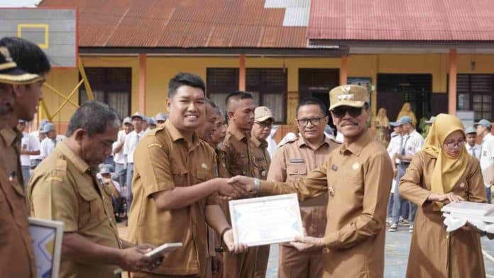 Bupati Liko Launching Dukcapil Goes To School Dan Penerapan IKD