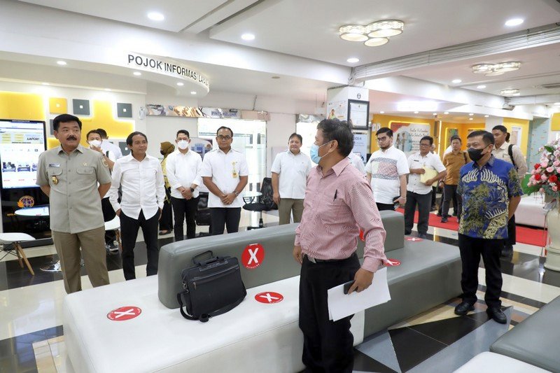 Hari Pertama Kerja Usai Libur Lebaran, Menteri ATR/Kepala BPN Tinjau Kantah Kota Administrasi Jakarta Barat