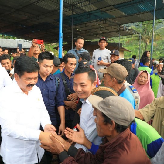 562 Sertipikat Diserahkan Menteri ATR/Kepala BPN kepada Warga Desa Sodong Basari, Tanda Tuntasnya Masalah Pertanahan di Kabupaten Pemalang