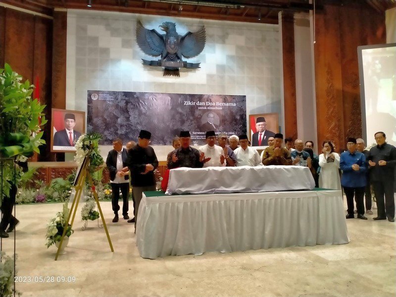 Keluarga Besar Yayasan Generasi Lintas Budaya turut berduka cita atas wafatnya Bapak Ir.Sarwono Kusumaatmadja