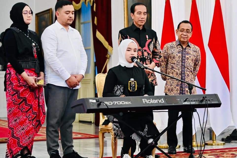 Presiden Jokowi Terima Peraih Golden Buzzer AGT 2023 Putri Ariani