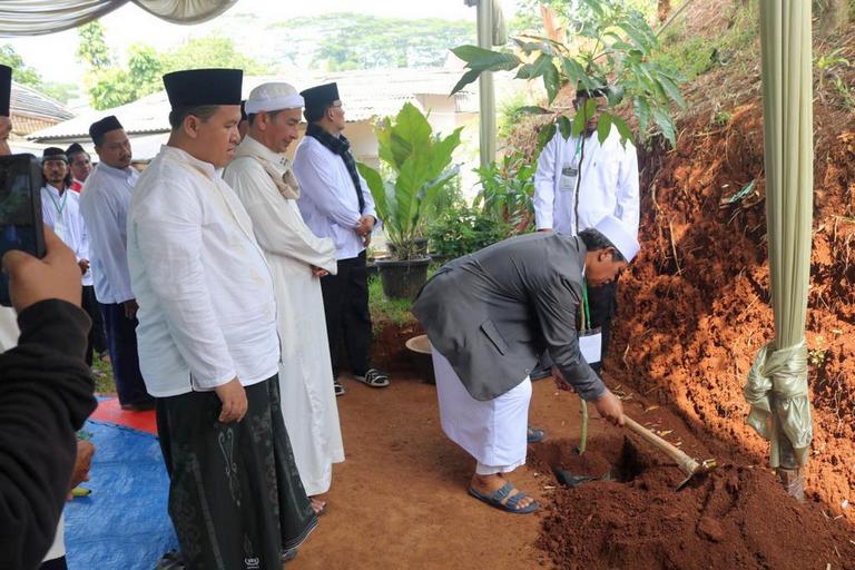 Budaya Menanam  “Pohon Kebangsaan” Bersatu Merawat Bunda Alam