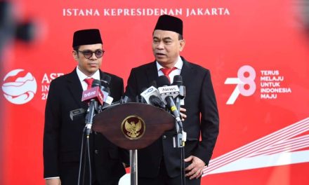 Presiden Jokowi Minta Menkominfo Budi Arie Setiadi Utamakan Penyelesaian BTS