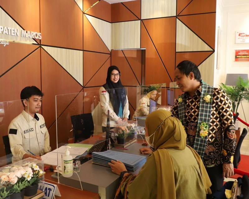 Tinjau Langsung Kantah Kabupaten Maros, Wamen ATR/Waka BPN Ingatkan Implementasi Tujuh Layanan Prioritas
