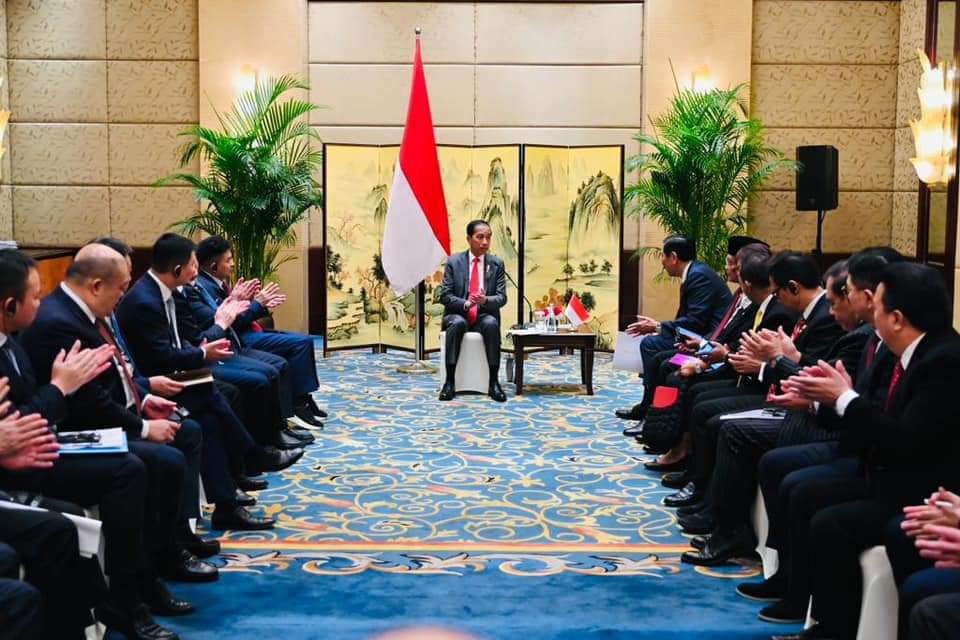 Gelar Pertemuan Bisnis, Presiden Tekankan Komitmen Indonesia Jaga Investasi