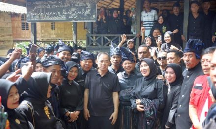 Suku Kajang, Mendagri Dapat Gelar “Puto Tito Daeng Manai”