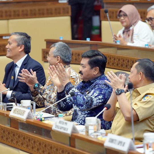 Menteri ATR/Kepala BPN Hadiri Penyerahan RUU IKN dari Pemerintah kepada Komisi II DPR RI
