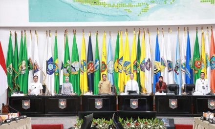 Mendagri Minta Pemda Atensi Kenaikan Harga Beras