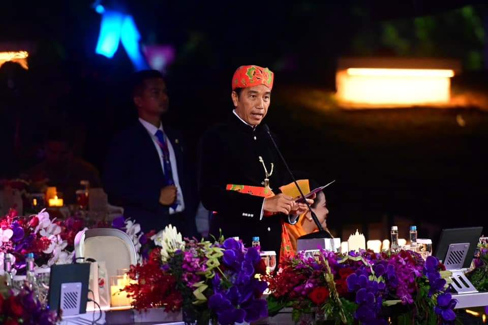 Presiden Jokowi dan Ibu Iriana Gelar Jamuan Santap Malam KTT Ke-43 ASEAN