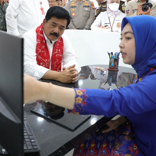 Menteri ATR/Kepala BPN Dorong Kemudahan dan Peningkatan Layanan di Kantah Kabupaten Bekasi