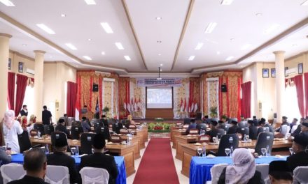 Hadiri Rapat Paripurna Mendengarkan Pidato Presiden RI Bersama DPRD, Pj. Wako : SDM Kunci Kemajuan Daerah