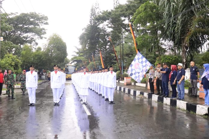 Hujan Tidak mengurangi Semangat Kemerdekaan
