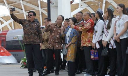 Whoosh, Kereta Cepat Jakarta-Bandung Resmi Beroperasi