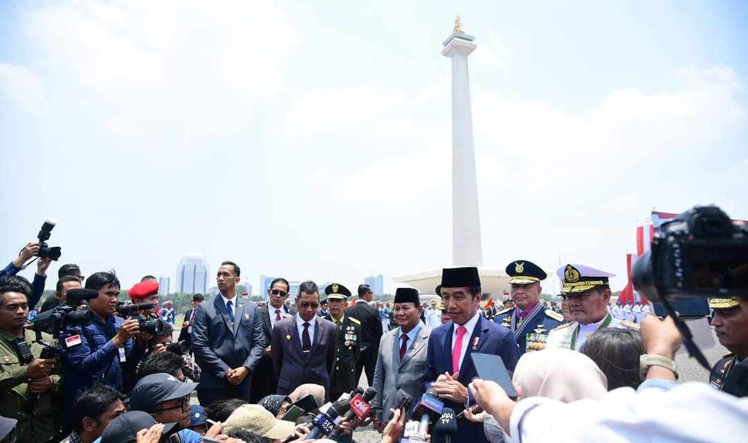 Saksikan Defile Pasukan dan Pawai Alutsista TNI, Presiden: Sangat Komplet