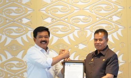 Wujudkan Pembangunan Papua yang Berkelanjutan, Kementerian ATR/BPN Serahkan Persub RTRW Papua