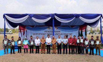 Konflik Tanah Antara Masyarakat dengan TNI-AU di Lampung Utara Tuntas, 110 Sertipikat Hasil PTSL Diserahkan
