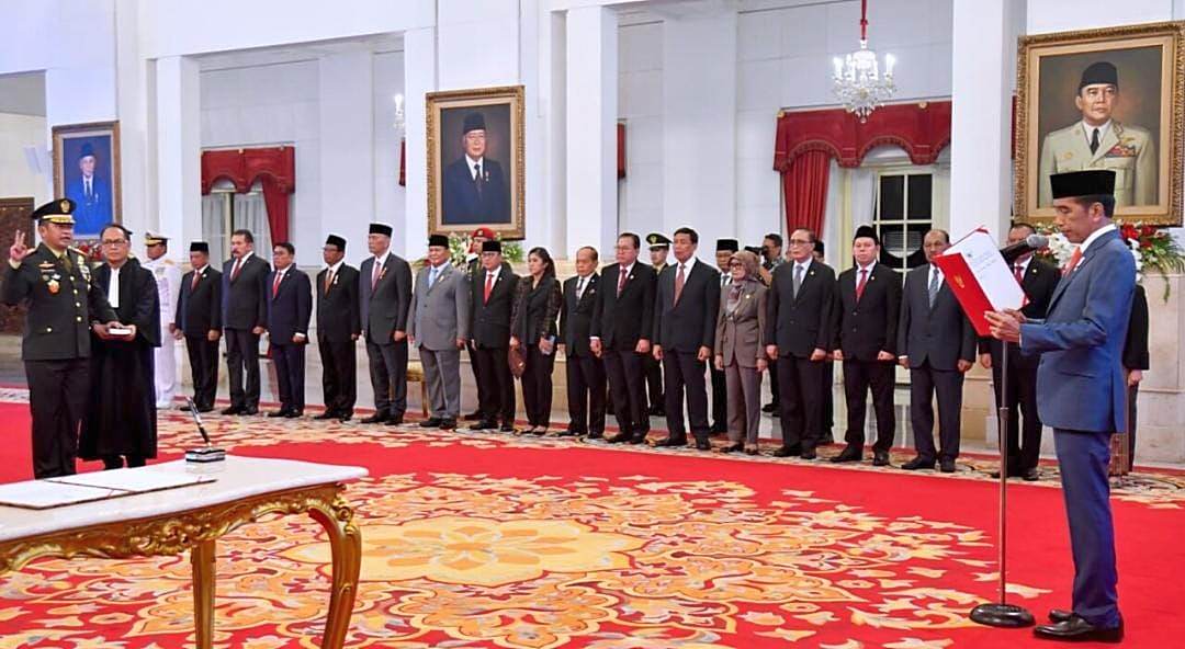 Presiden Joko Widodo Lantik Maruli Simanjuntak sebagai KSAD di Istana Negara