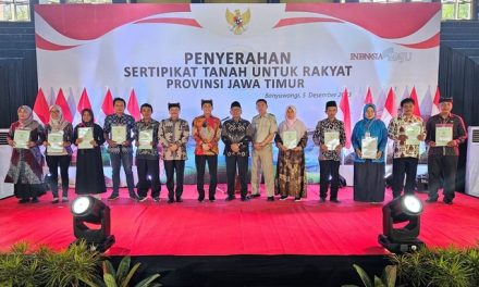 Serahkan 500 Sertipikat di Bumi Blambangan, Wamen ATR/Waka BPN: Sertipikat Menjadi Penangkal Sengketa dan Pengungkit Potensi Ekonomi