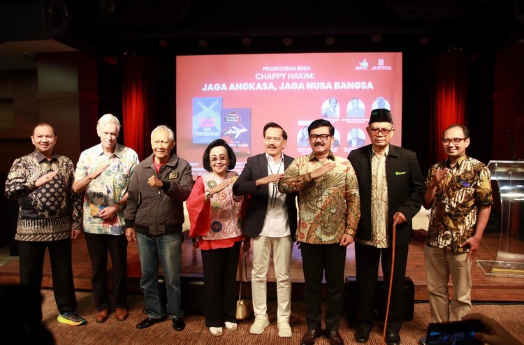 Menteri ATR/Kepala BPN Hadiri Peluncuran Buku Kedirgantaraan Karya Marsekal TNI (Purn) Chappy Hakim